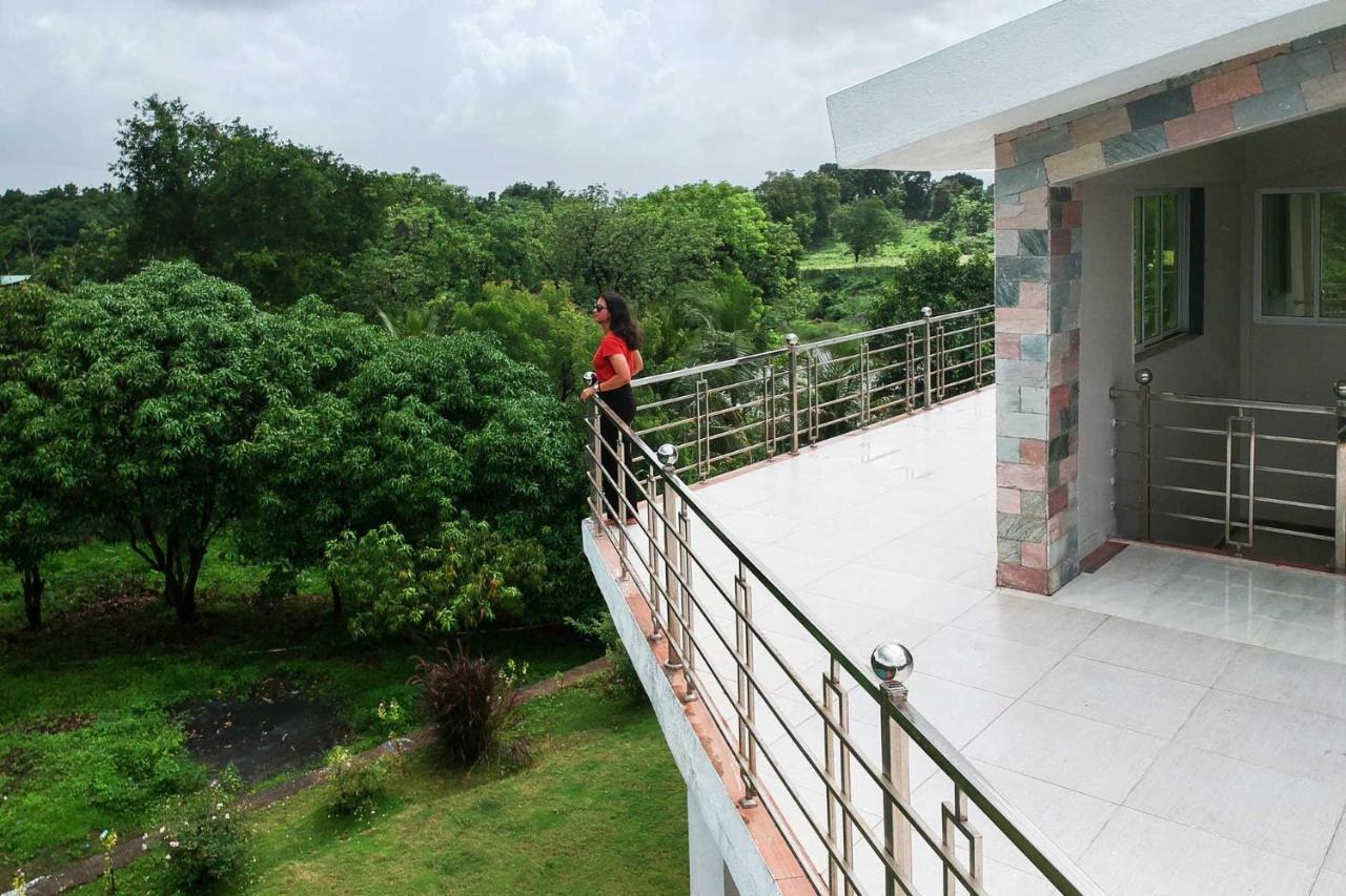 Aqua & Sage By Stayvista - Riverside Villa With Pool & Terrace Karjat Exterior photo